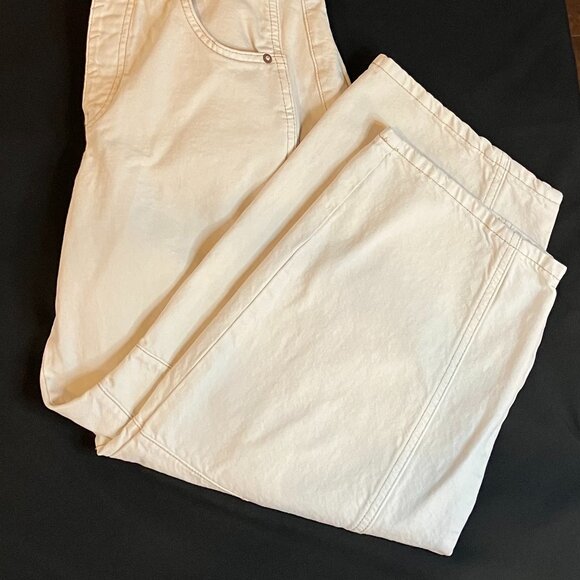 We the Free Barrel White Washed Barrel Jeans (Size 26) - Picture 16 of 16